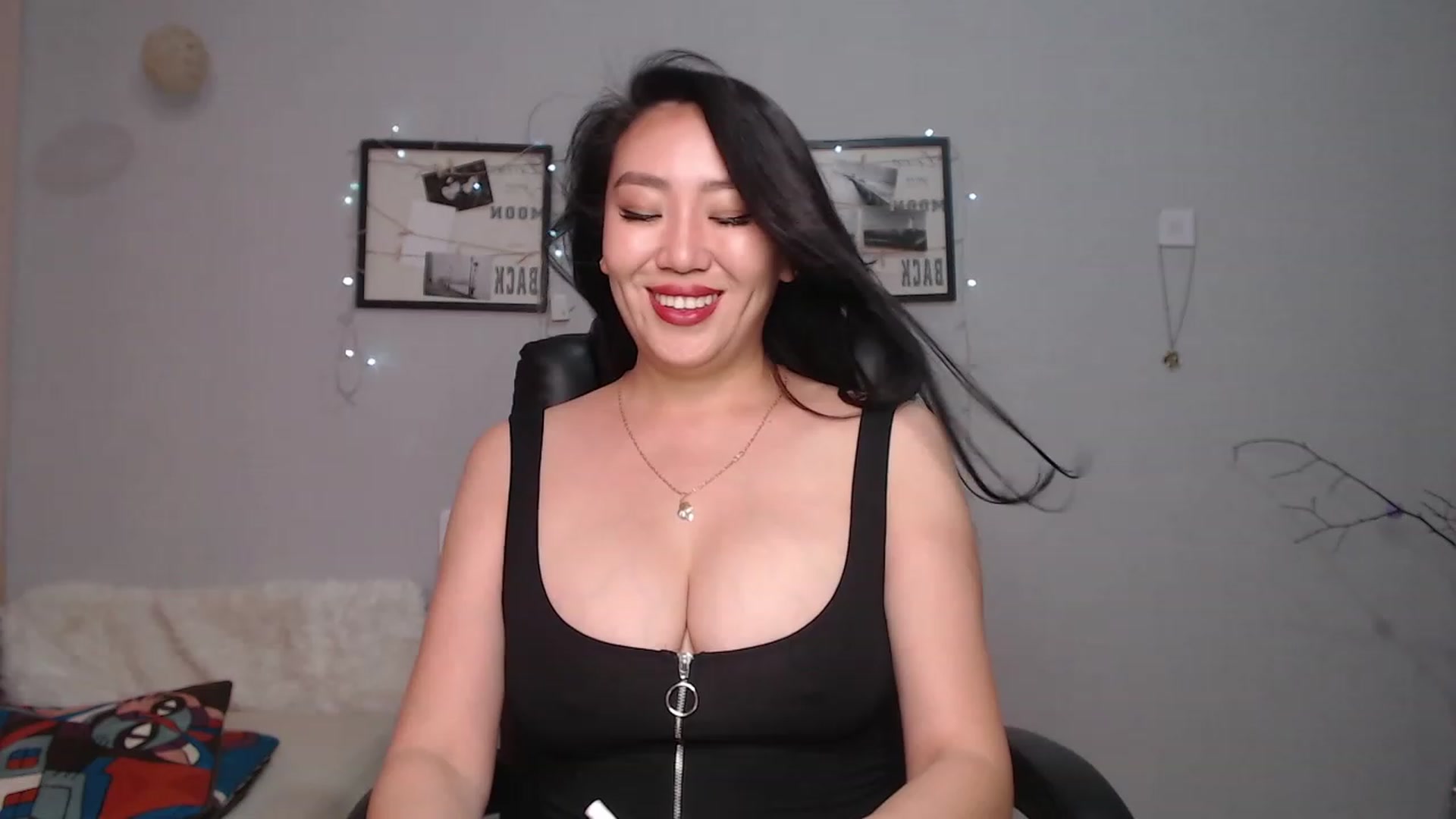 Gallery image thumbnail from SaoriYing's myfreecams stream on, 07/13/2023, 11:55 image 15 of 20
