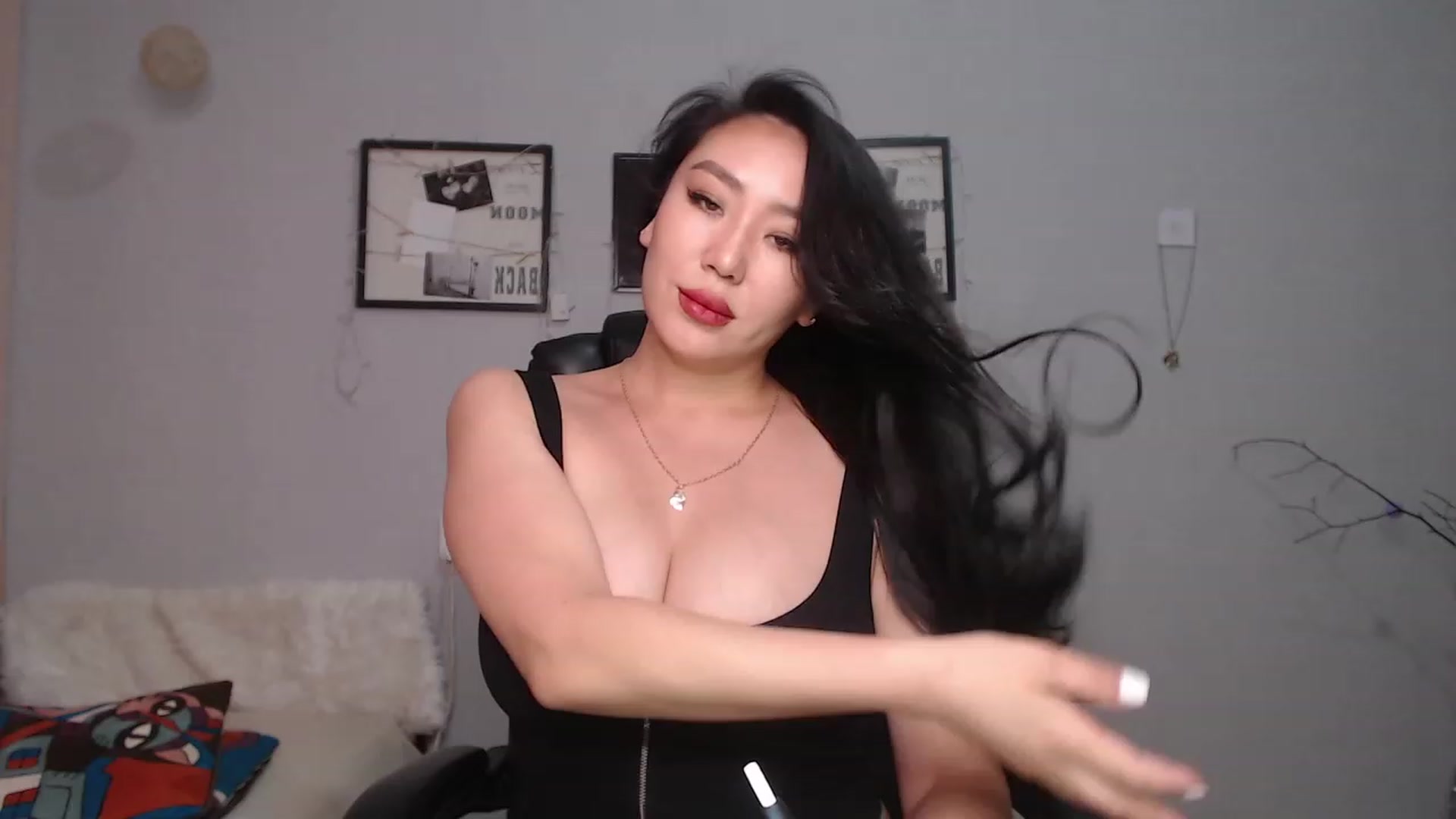 Gallery image thumbnail from SaoriYing's myfreecams stream on, 07/13/2023, 11:55 image 16 of 20