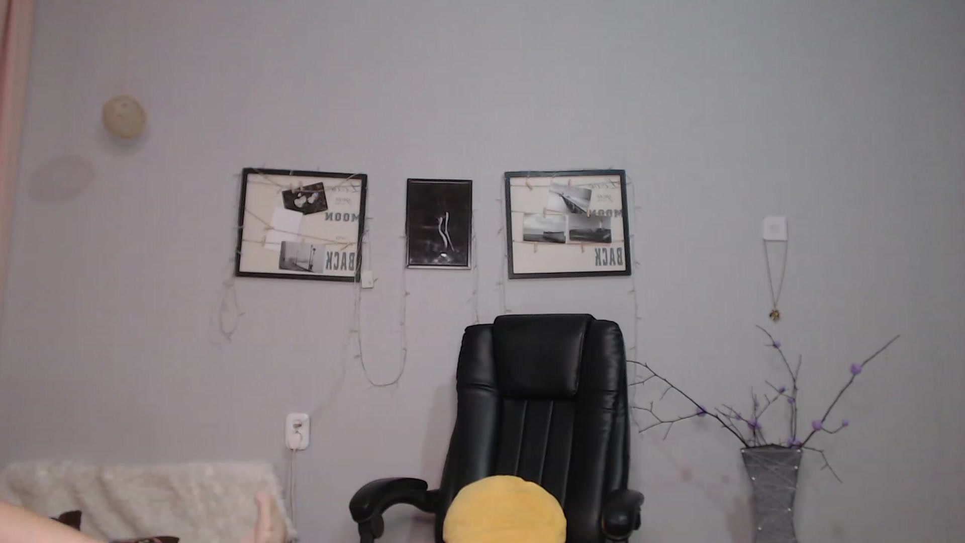 Gallery image thumbnail from SaoriYing's myfreecams stream on, 07/17/2023, 11:35 image 10 of 20