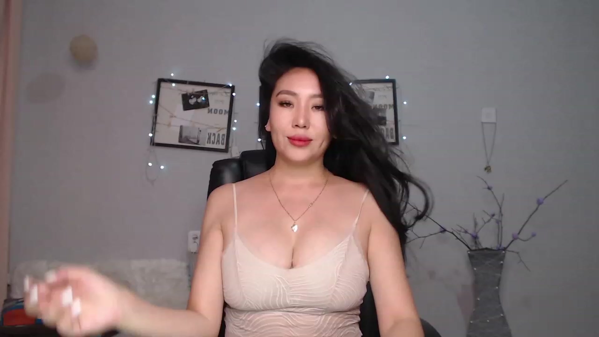 Gallery image thumbnail from SaoriYing's myfreecams stream on, 07/26/2023, 11:16 image 16 of 20