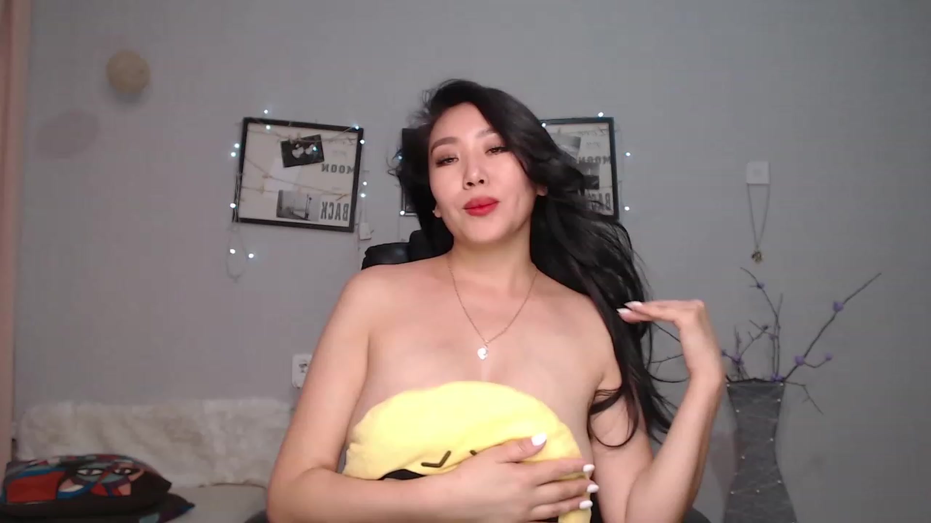 Gallery image thumbnail from SaoriYing's myfreecams stream on, 07/26/2023, 12:15 image 18 of 20