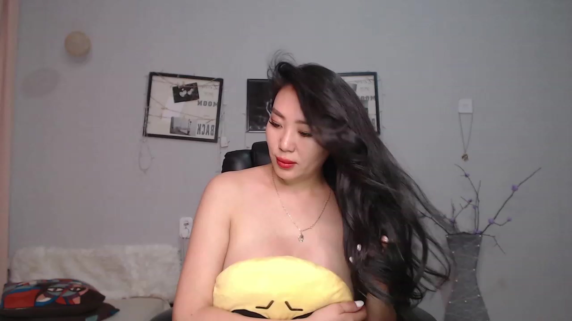 Gallery image thumbnail from SaoriYing's myfreecams stream on, 07/26/2023, 12:15 image 16 of 20