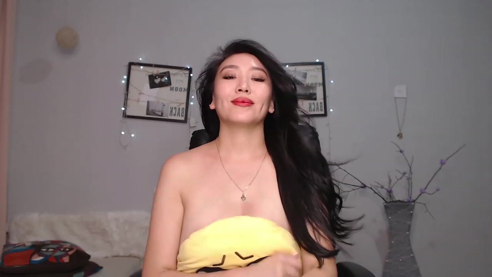 Gallery image thumbnail from SaoriYing's myfreecams stream on, 07/26/2023, 12:15 image 19 of 20