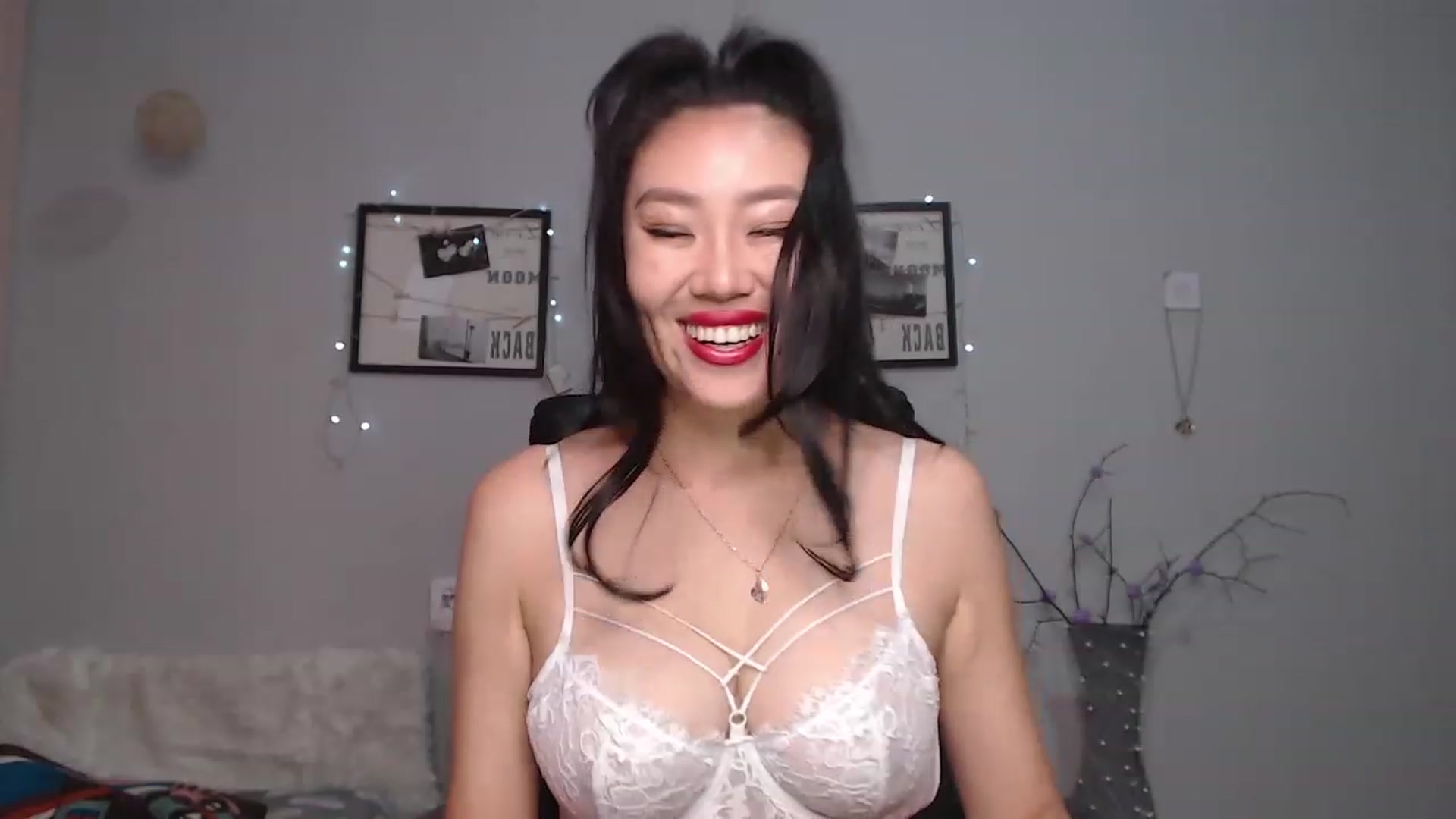 Gallery image thumbnail from SaoriYing's myfreecams stream on, 08/29/2023, 11:54 image 6 of 20