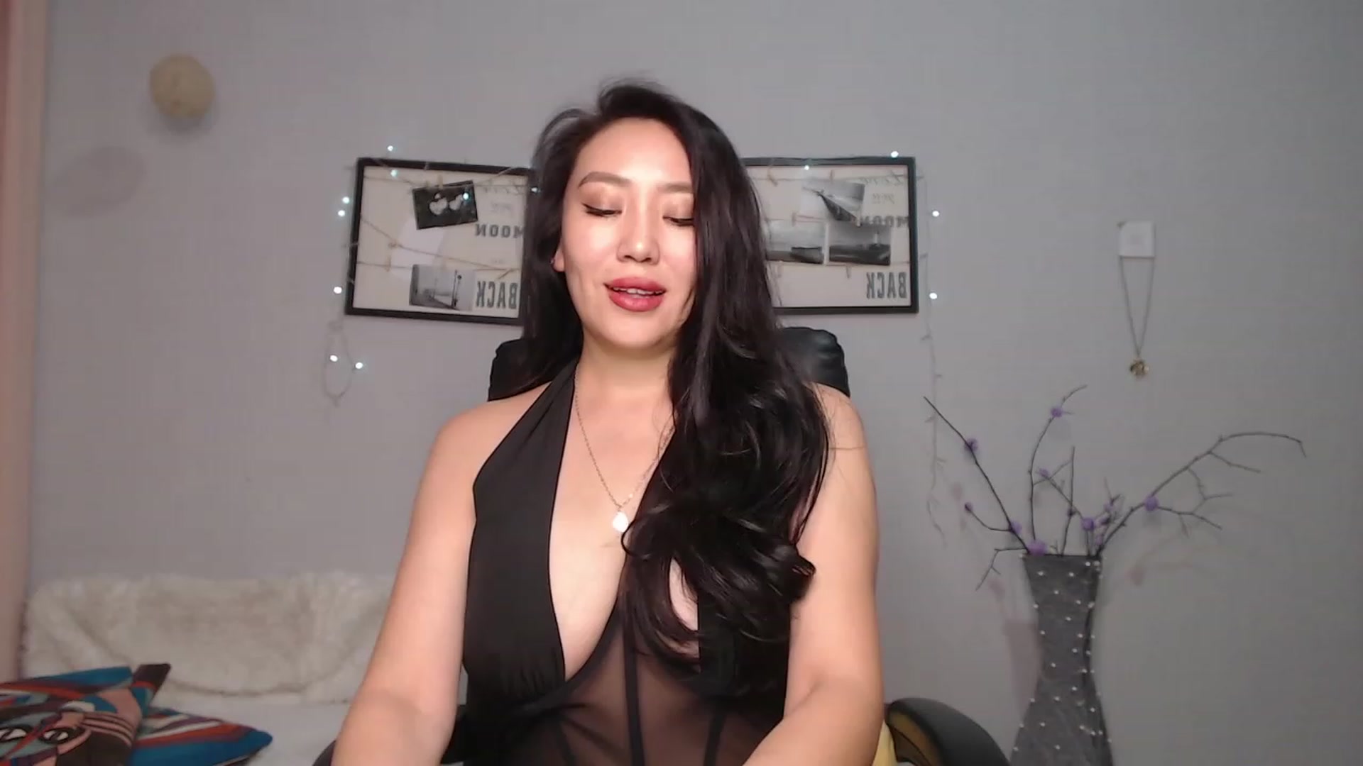 Gallery image thumbnail from SaoriYing's myfreecams stream on, 09/09/2023, 14:32 image 5 of 20