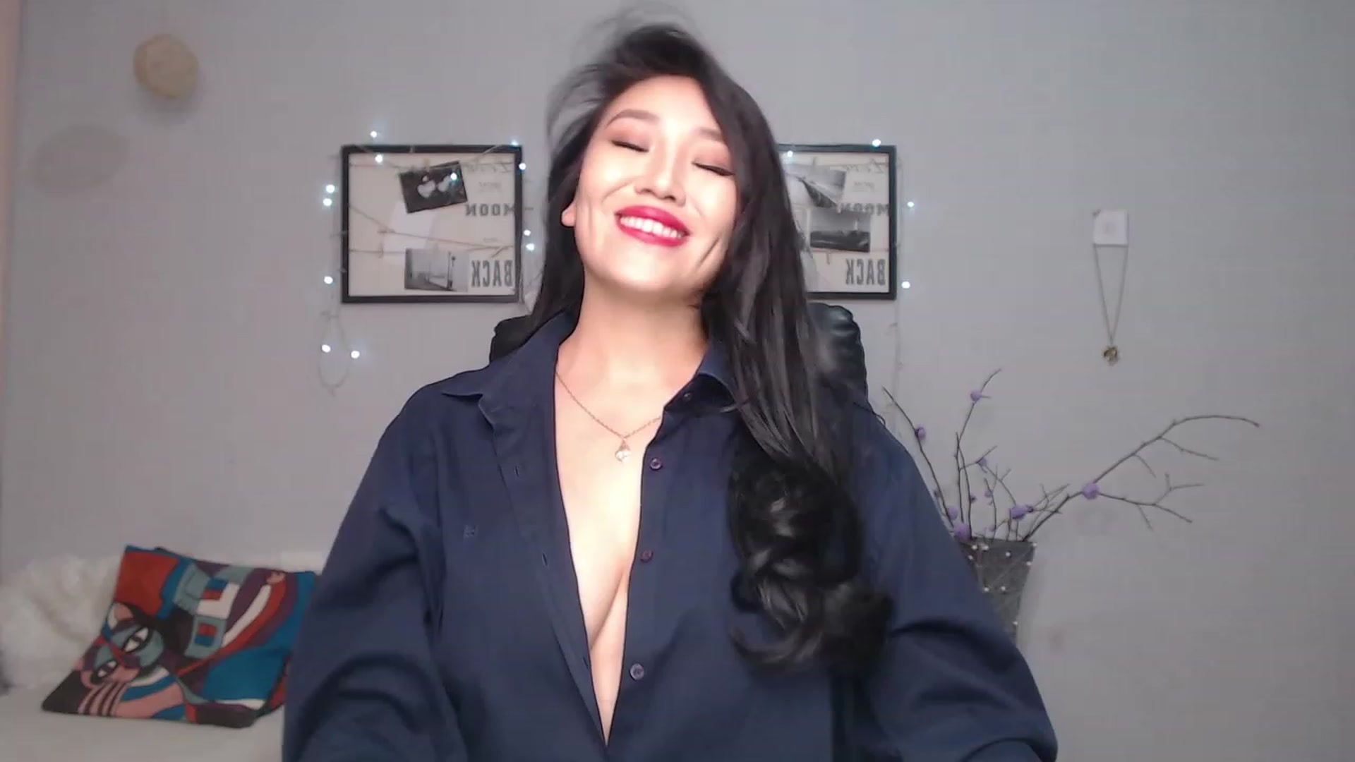 Gallery image thumbnail from SaoriYing's myfreecams stream on, 09/23/2023, 13:09 image 3 of 20