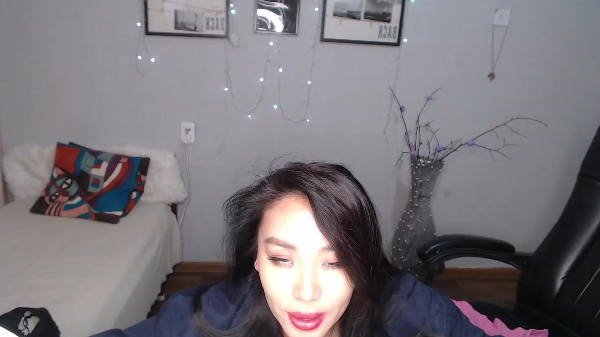 Gallery image thumbnail from SaoriYing's myfreecams stream on, 09/23/2023, 13:09 image 9 of 20