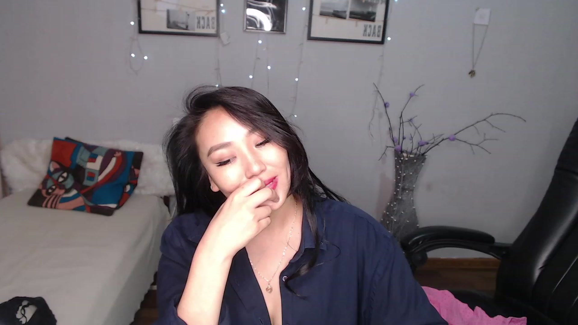Gallery image thumbnail from SaoriYing's myfreecams stream on, 09/23/2023, 13:09 image 12 of 20
