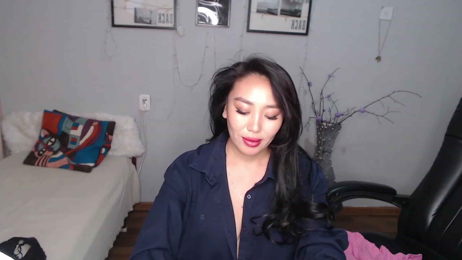 Gallery image thumbnail from SaoriYing's myfreecams stream on, 09/23/2023, 13:09 image 10 of 20