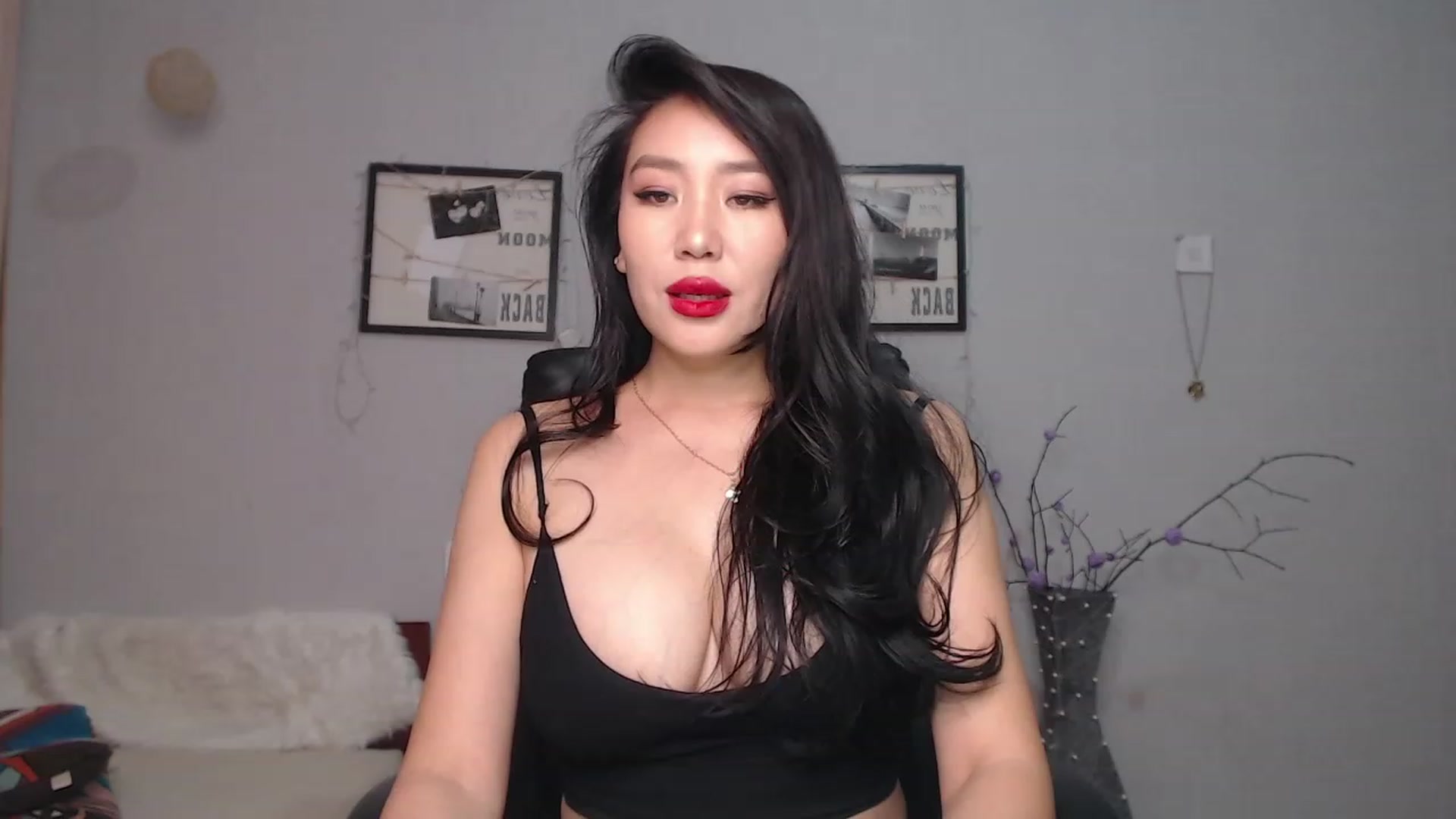 Gallery image thumbnail from SaoriYing's myfreecams stream on, 09/24/2023, 11:52 image 15 of 20