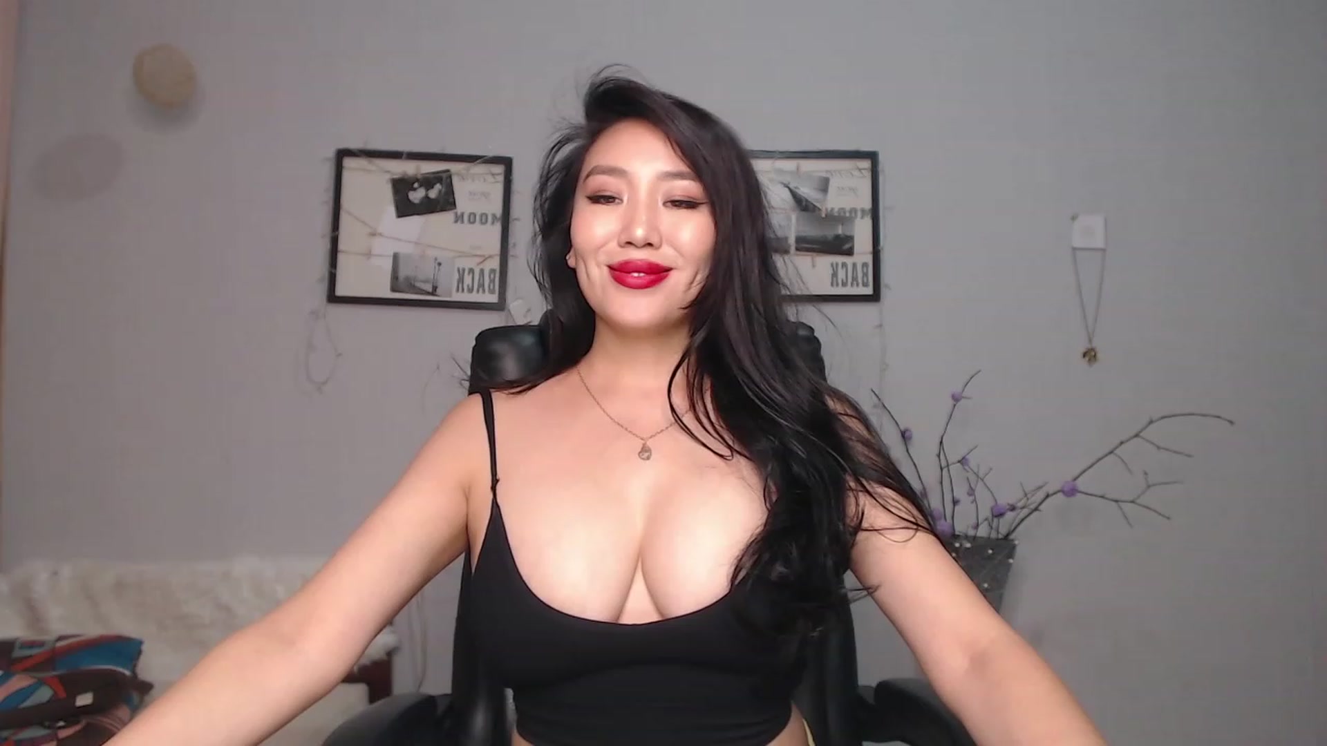 Gallery image thumbnail from SaoriYing's myfreecams stream on, 09/24/2023, 12:52 image 16 of 20