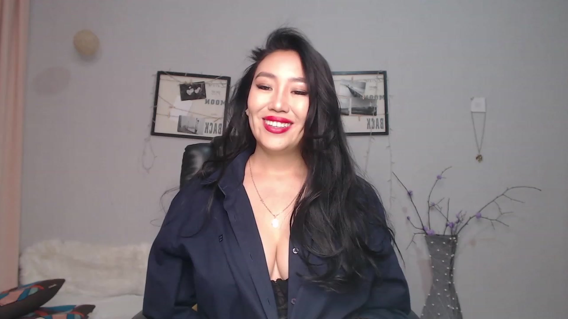 Gallery image thumbnail from SaoriYing's myfreecams stream on, 10/15/2023, 11:14 image 13 of 20