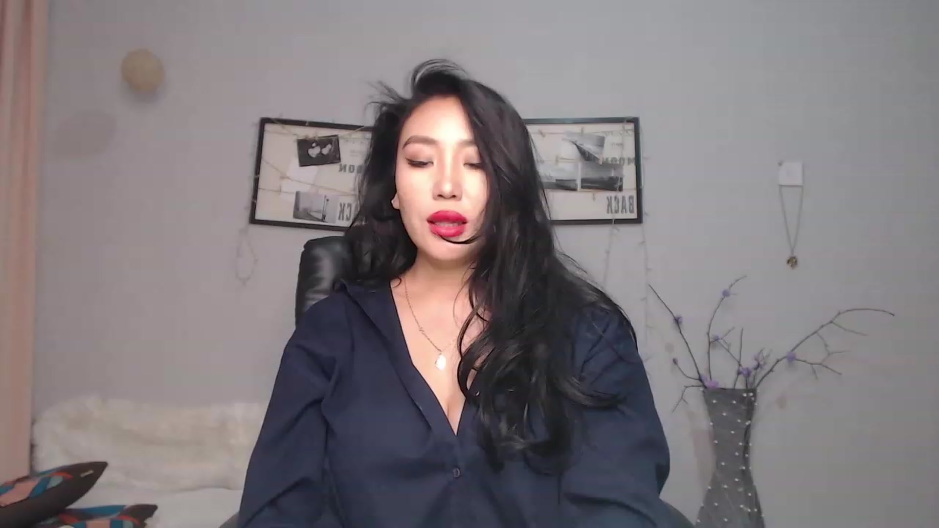 Gallery image thumbnail from SaoriYing's myfreecams stream on, 10/15/2023, 11:14 image 16 of 20