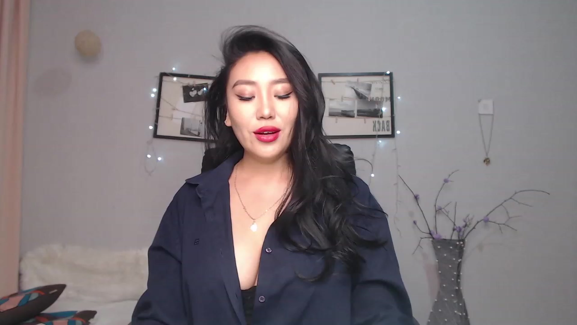 Gallery image thumbnail from SaoriYing's myfreecams stream on, 10/15/2023, 11:14 image 14 of 20