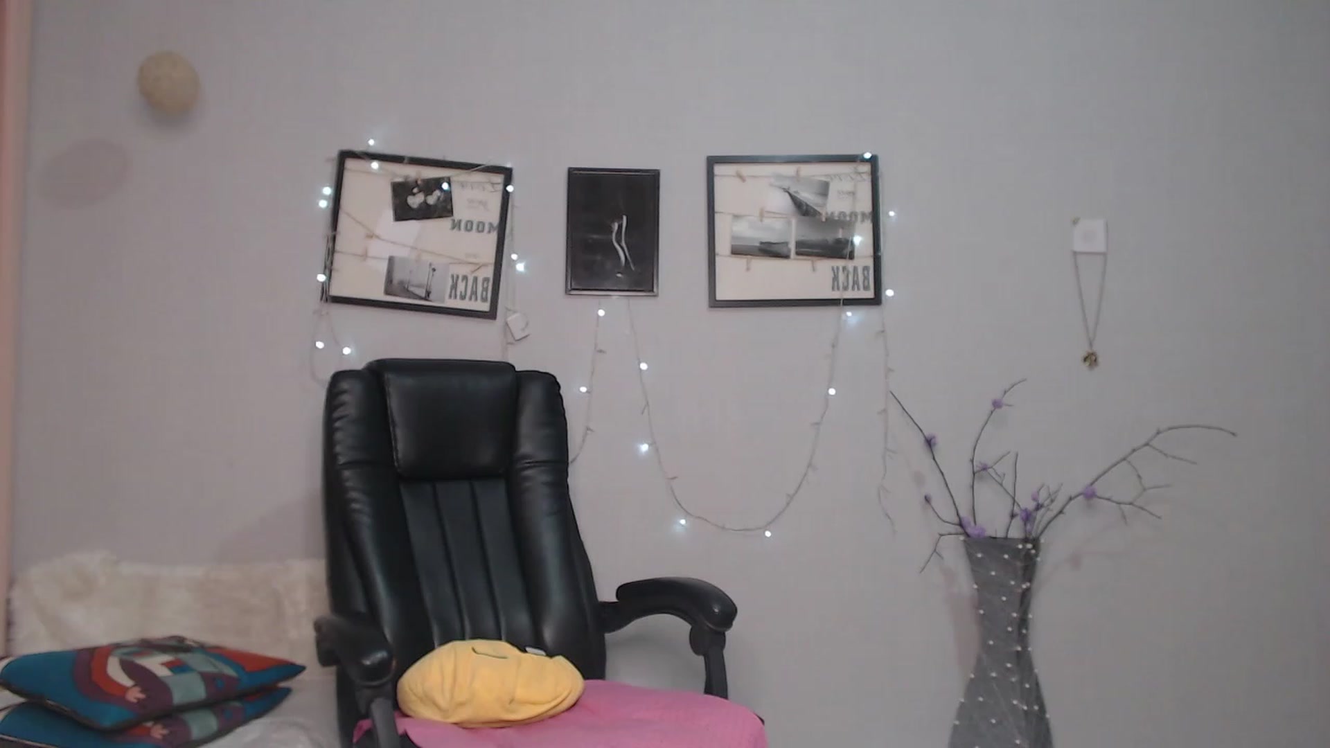 Gallery image thumbnail from SaoriYing's myfreecams stream on, 10/19/2023, 12:53 image 7 of 20