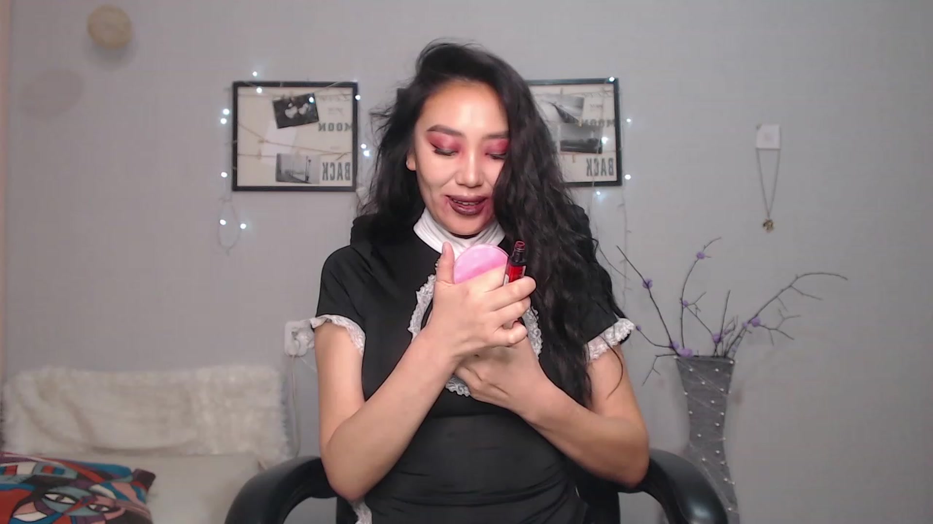 Gallery image thumbnail from SaoriYing's myfreecams stream on, 10/31/2023, 11:30 image 4 of 20