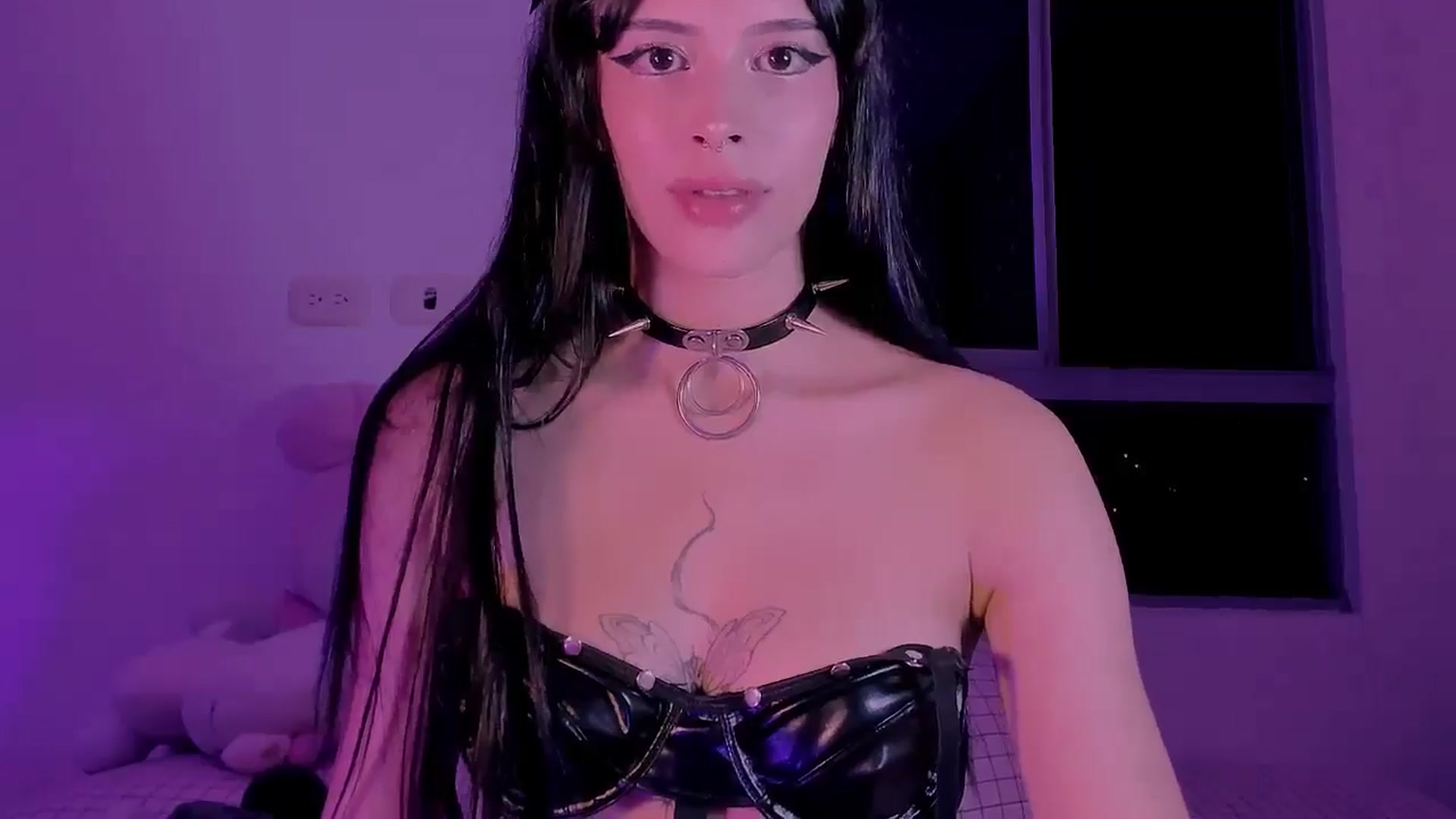 Gallery image thumbnail from SaphieVein's myfreecams stream on, 01/02/2026, 09:25 image 10 of 20