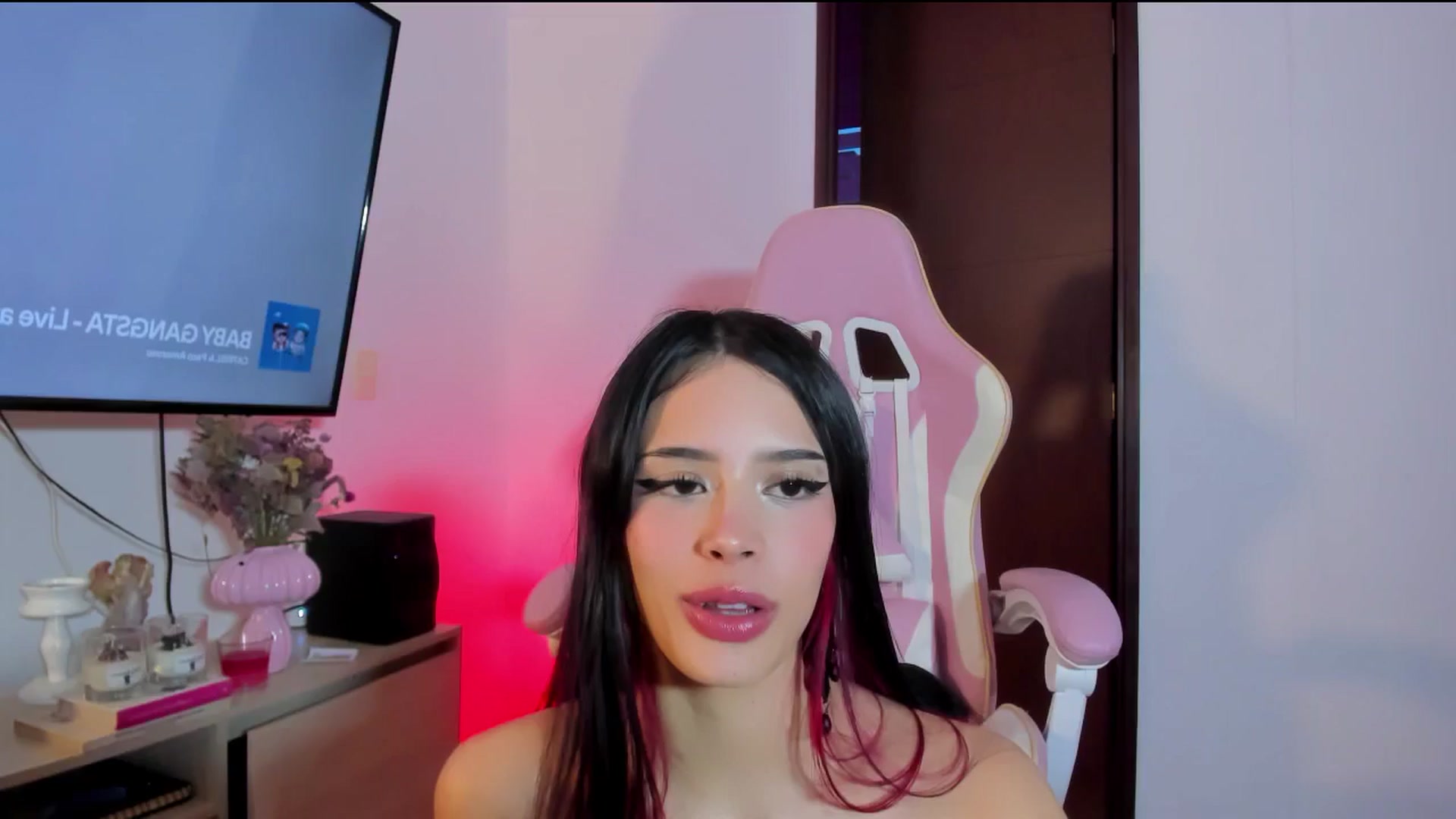 Gallery image thumbnail from SaphieVein's myfreecams stream on, 03/09/2026, 11:27 image 17 of 20