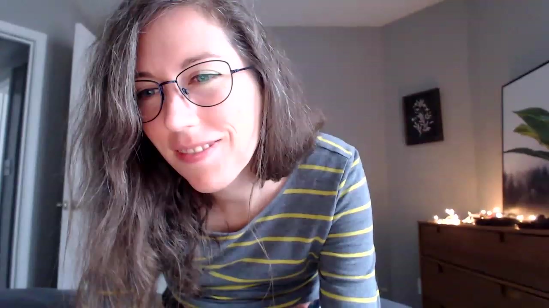 Gallery image thumbnail from Sapphire's myfreecams stream on, 05/06/2023, 21:39 image 4 of 20
