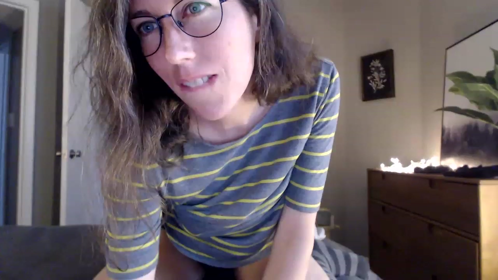 Gallery image thumbnail from Sapphire's myfreecams stream on, 05/07/2023, 24:12 image 7 of 20