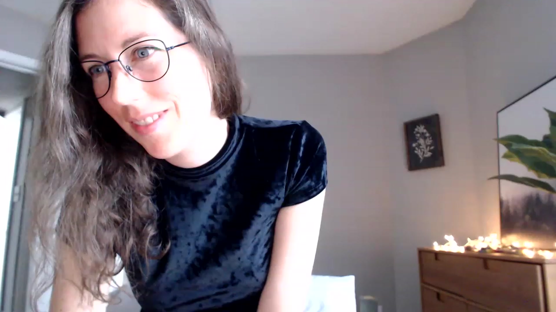 Gallery image thumbnail from Sapphire's myfreecams stream on, 05/08/2023, 20:34 image 15 of 20