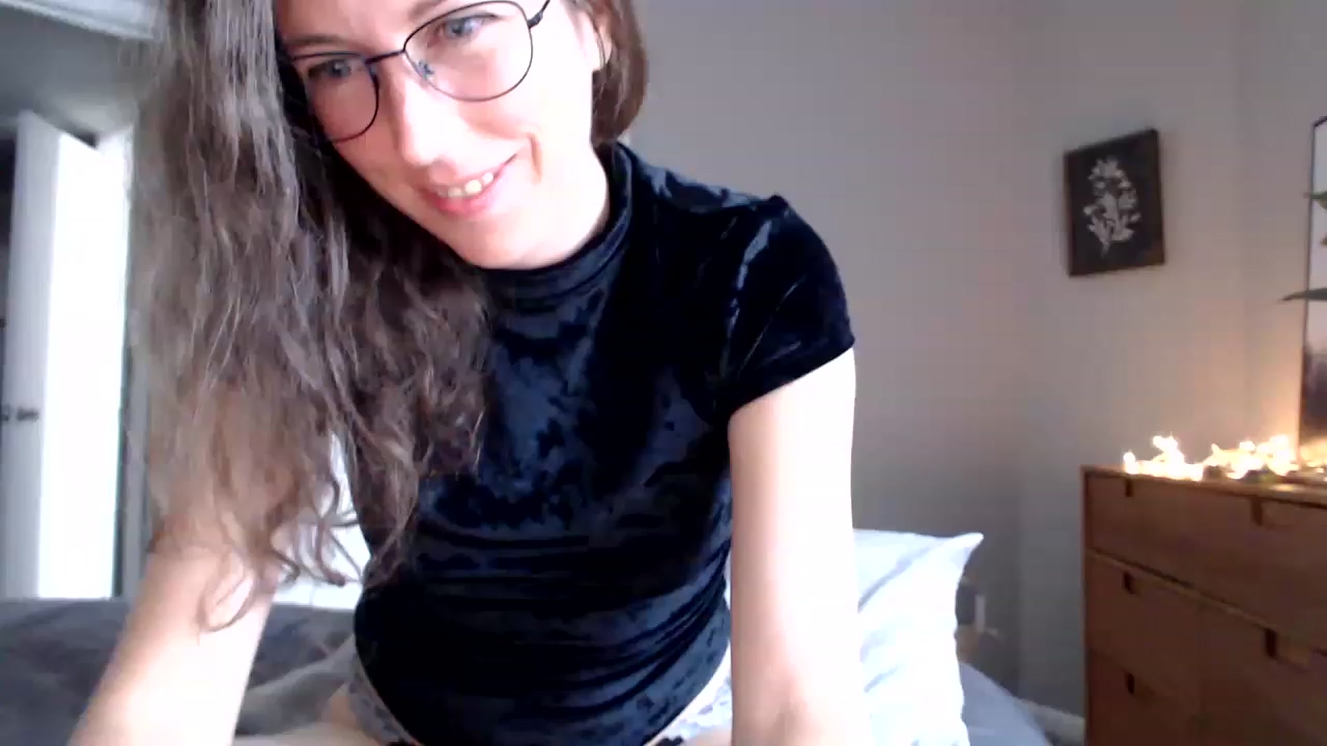 Gallery image thumbnail from Sapphire's myfreecams stream on, 05/08/2023, 20:34 image 4 of 20