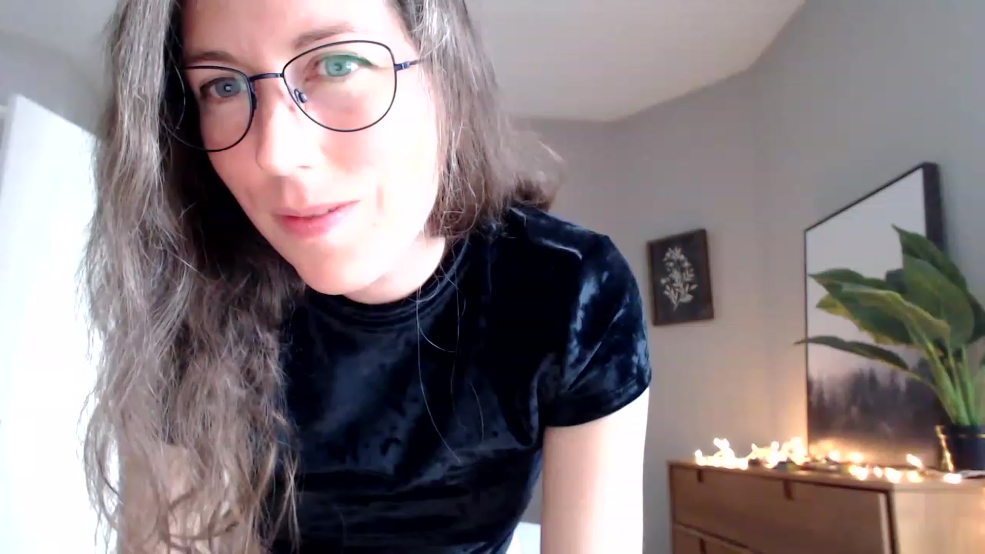 Gallery image thumbnail from Sapphire's myfreecams stream on, 05/08/2023, 20:34 image 11 of 20