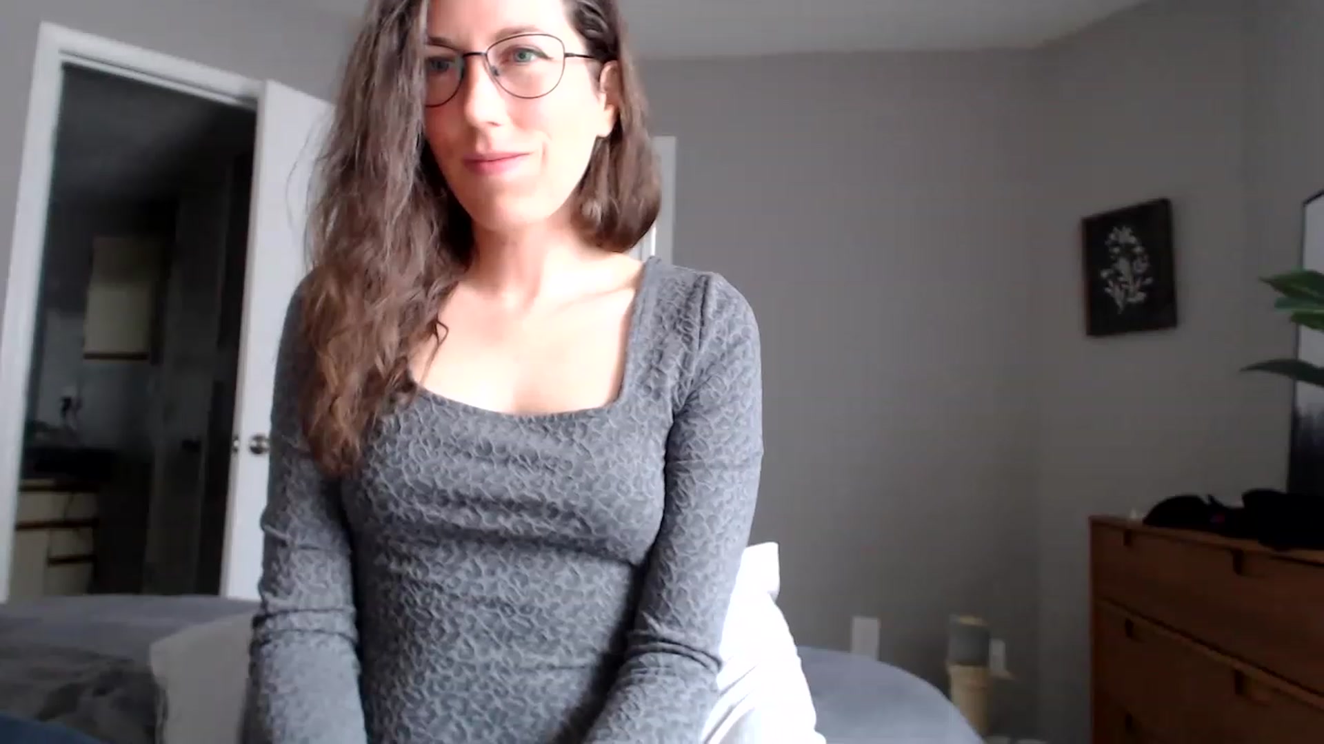 Gallery image thumbnail from Sapphire's myfreecams stream on, 05/14/2023, 19:20 image 12 of 20