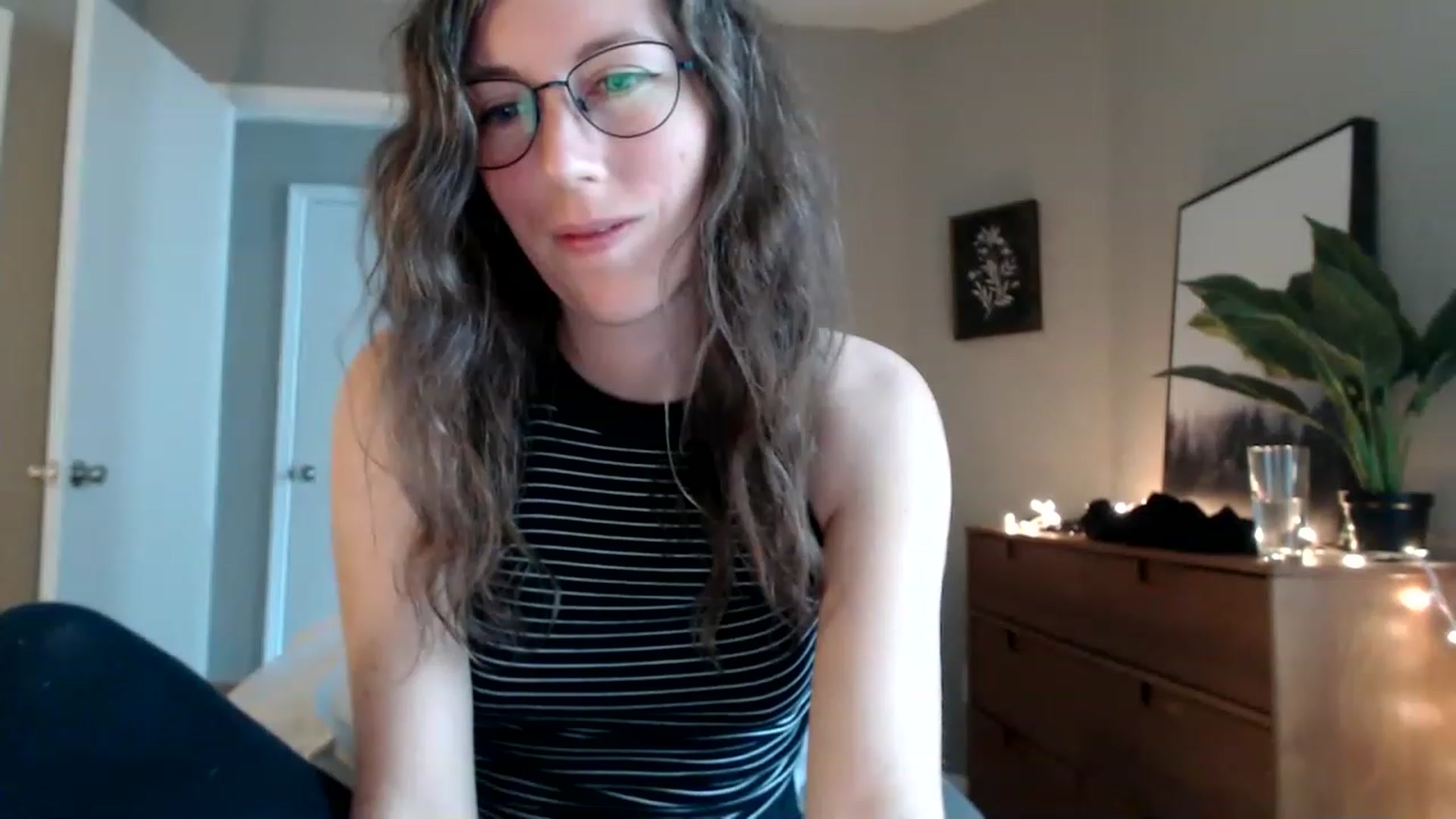 Gallery image thumbnail from Sapphire's myfreecams stream on, 05/16/2023, 14:48 image 7 of 20