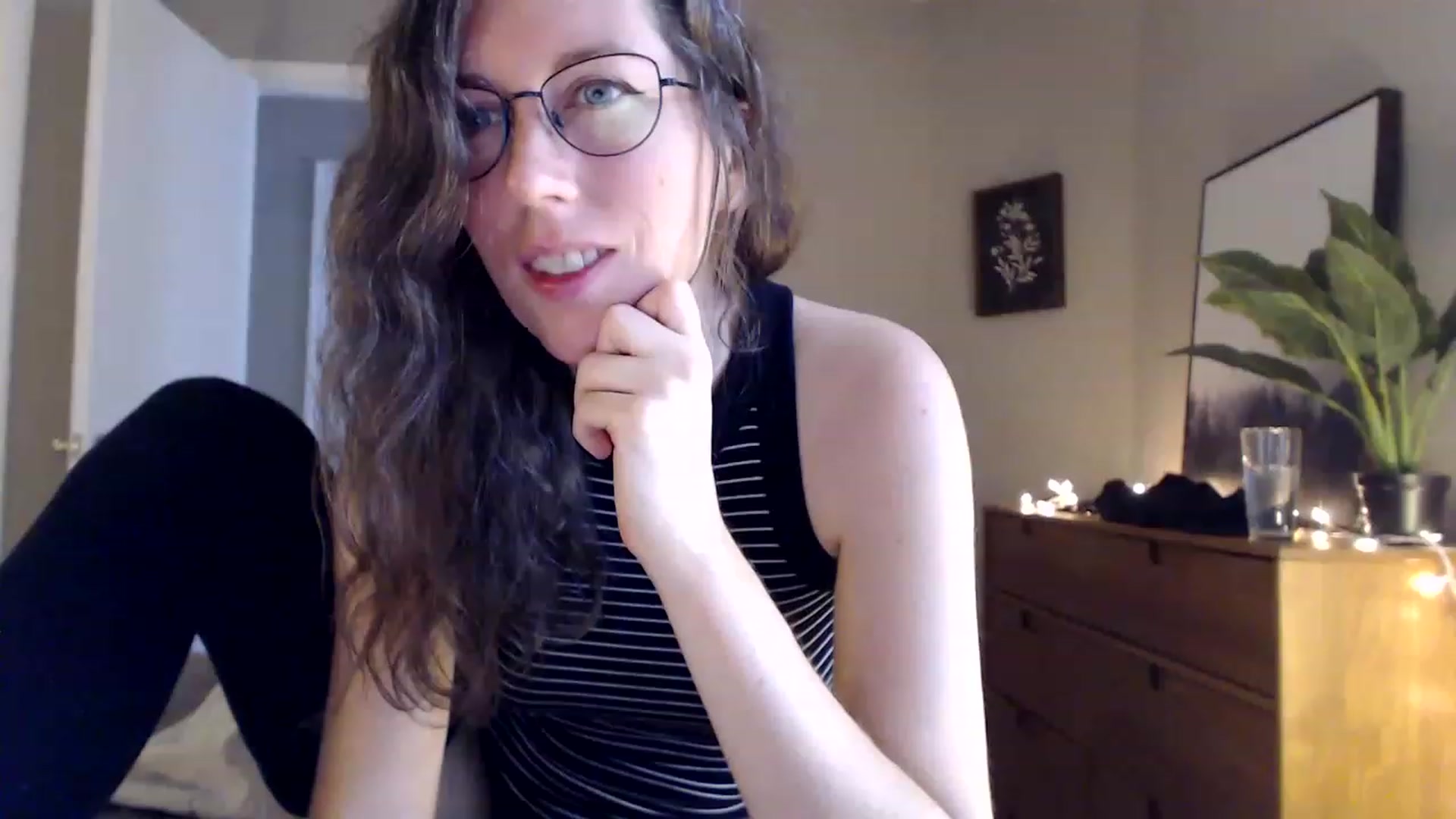 Gallery image thumbnail from Sapphire's myfreecams stream on, 05/16/2023, 14:48 image 1 of 20
