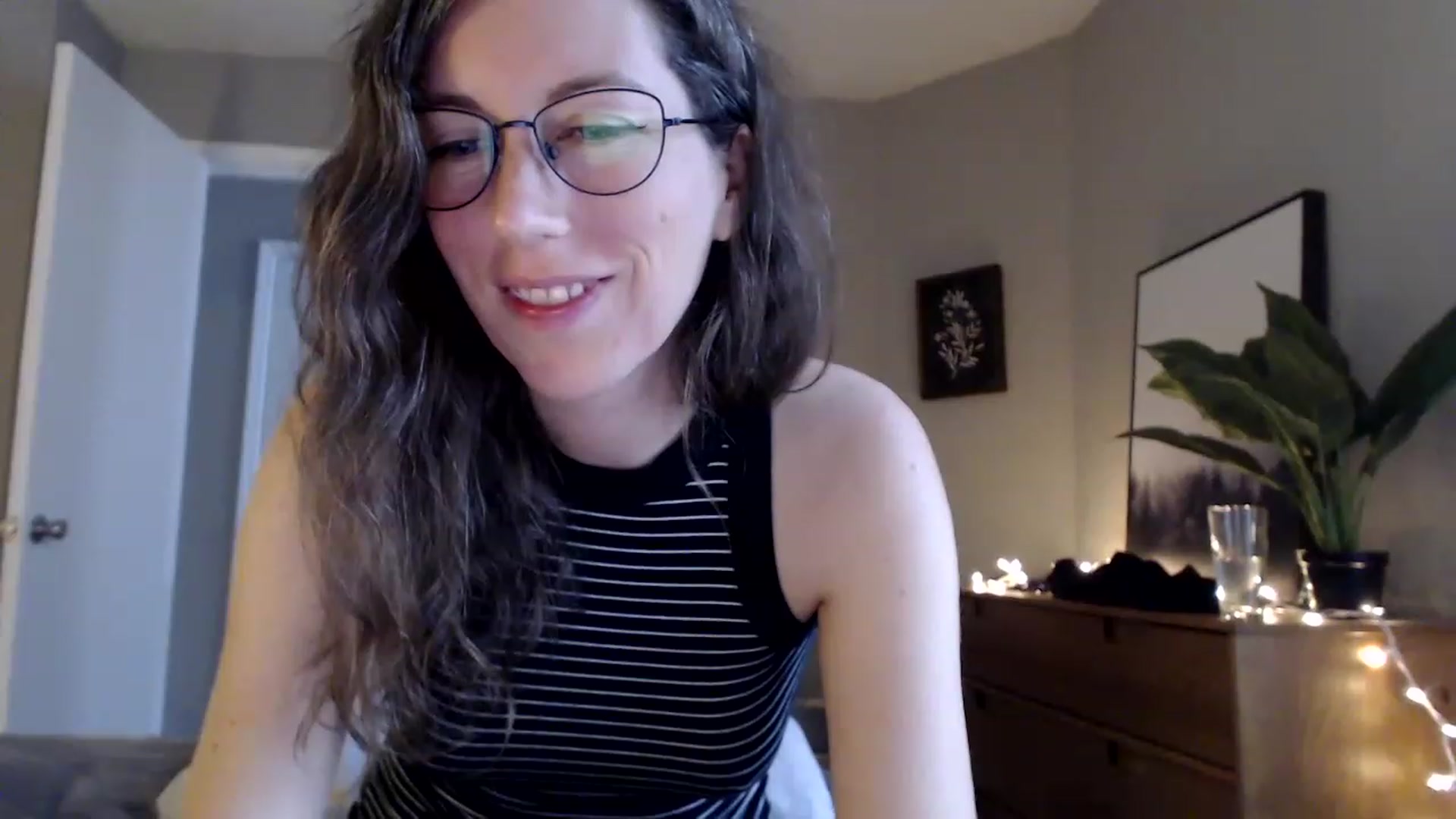 Gallery image thumbnail from Sapphire's myfreecams stream on, 05/16/2023, 14:48 image 4 of 20