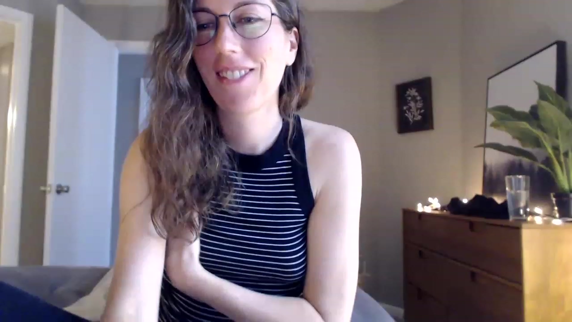 Gallery image thumbnail from Sapphire's myfreecams stream on, 05/16/2023, 14:48 image 2 of 20