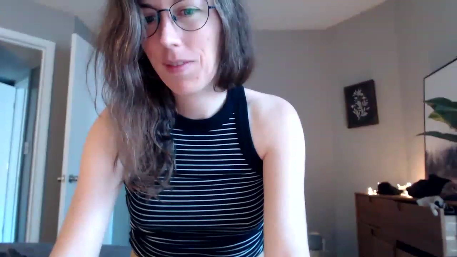 Gallery image thumbnail from Sapphire's myfreecams stream on, 05/17/2023, 13:44 image 8 of 20