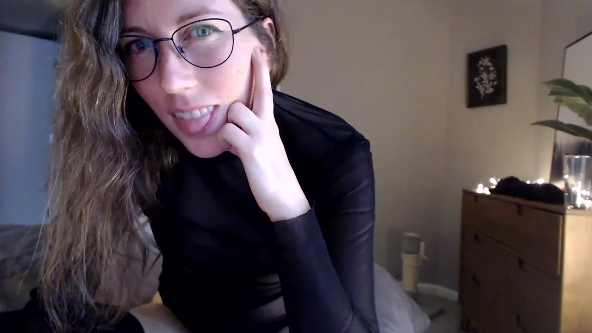 Gallery image thumbnail from Sapphire's myfreecams stream on, 05/21/2023, 24:29 image 20 of 20