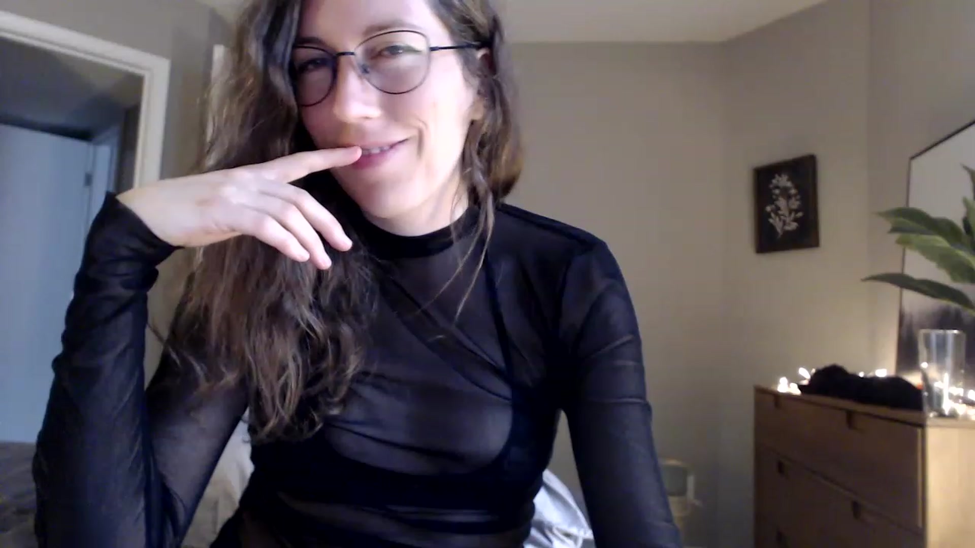 Gallery image thumbnail from Sapphire's myfreecams stream on, 05/21/2023, 24:29 image 18 of 20