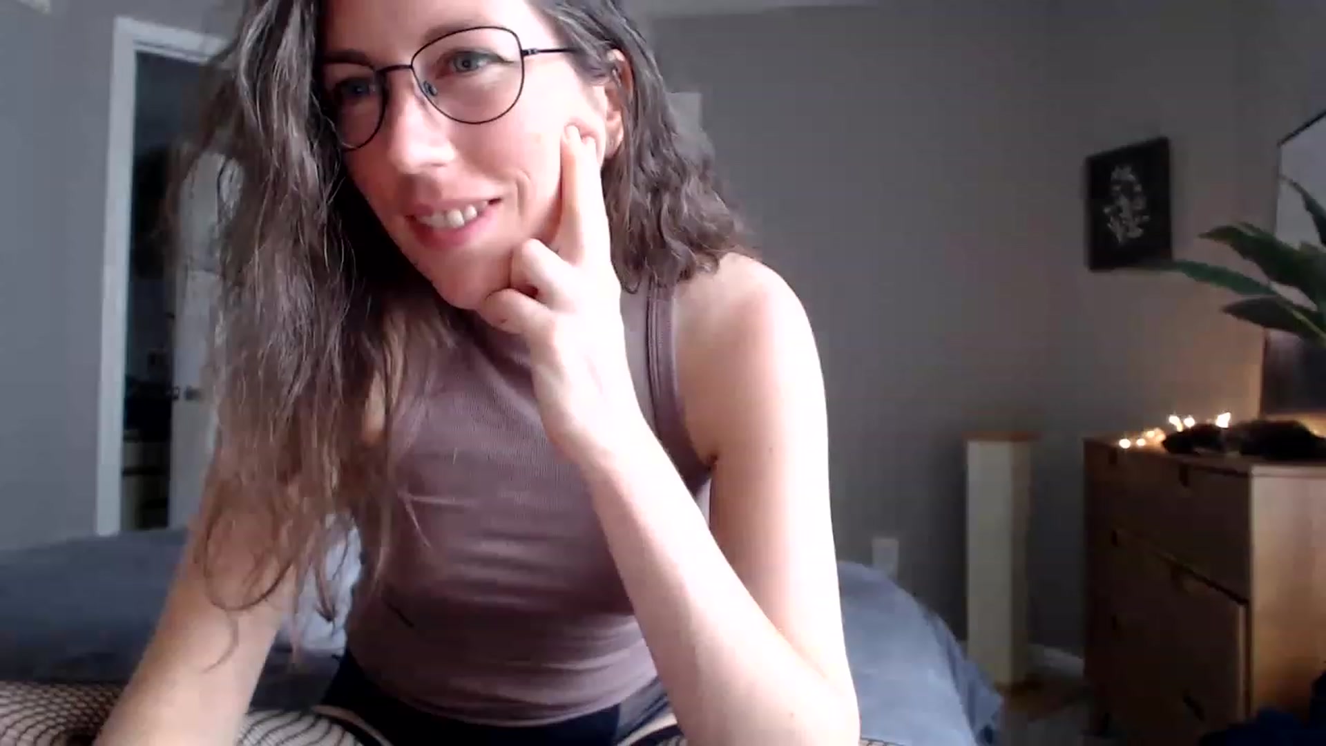 Gallery image thumbnail from Sapphire's myfreecams stream on, 05/22/2023, 20:29 image 7 of 20
