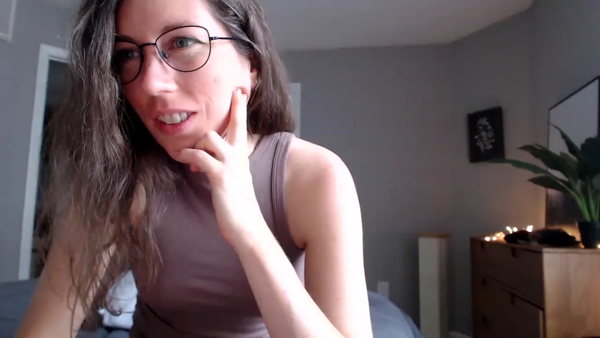 Gallery image thumbnail from Sapphire's myfreecams stream on, 05/22/2023, 20:29 image 6 of 20