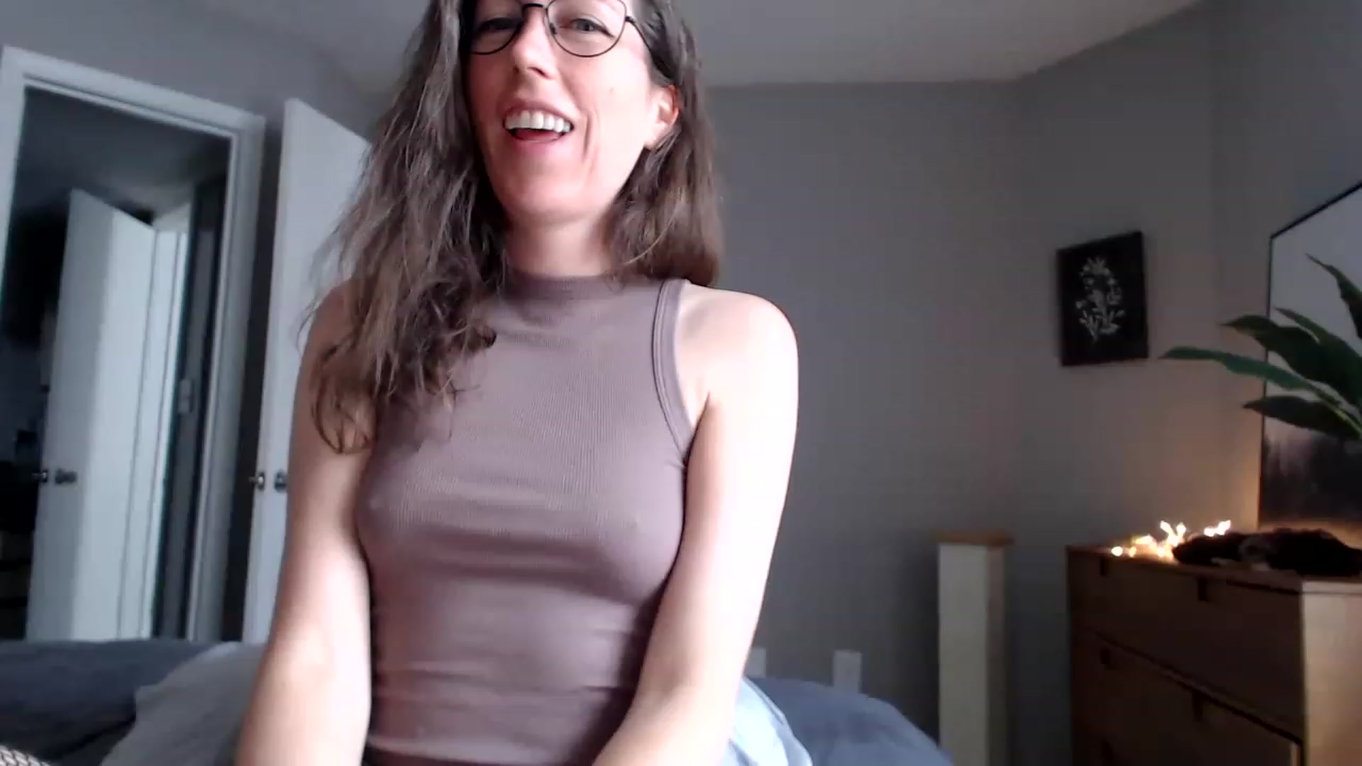 Gallery image thumbnail from Sapphire's myfreecams stream on, 05/22/2023, 20:29 image 1 of 20