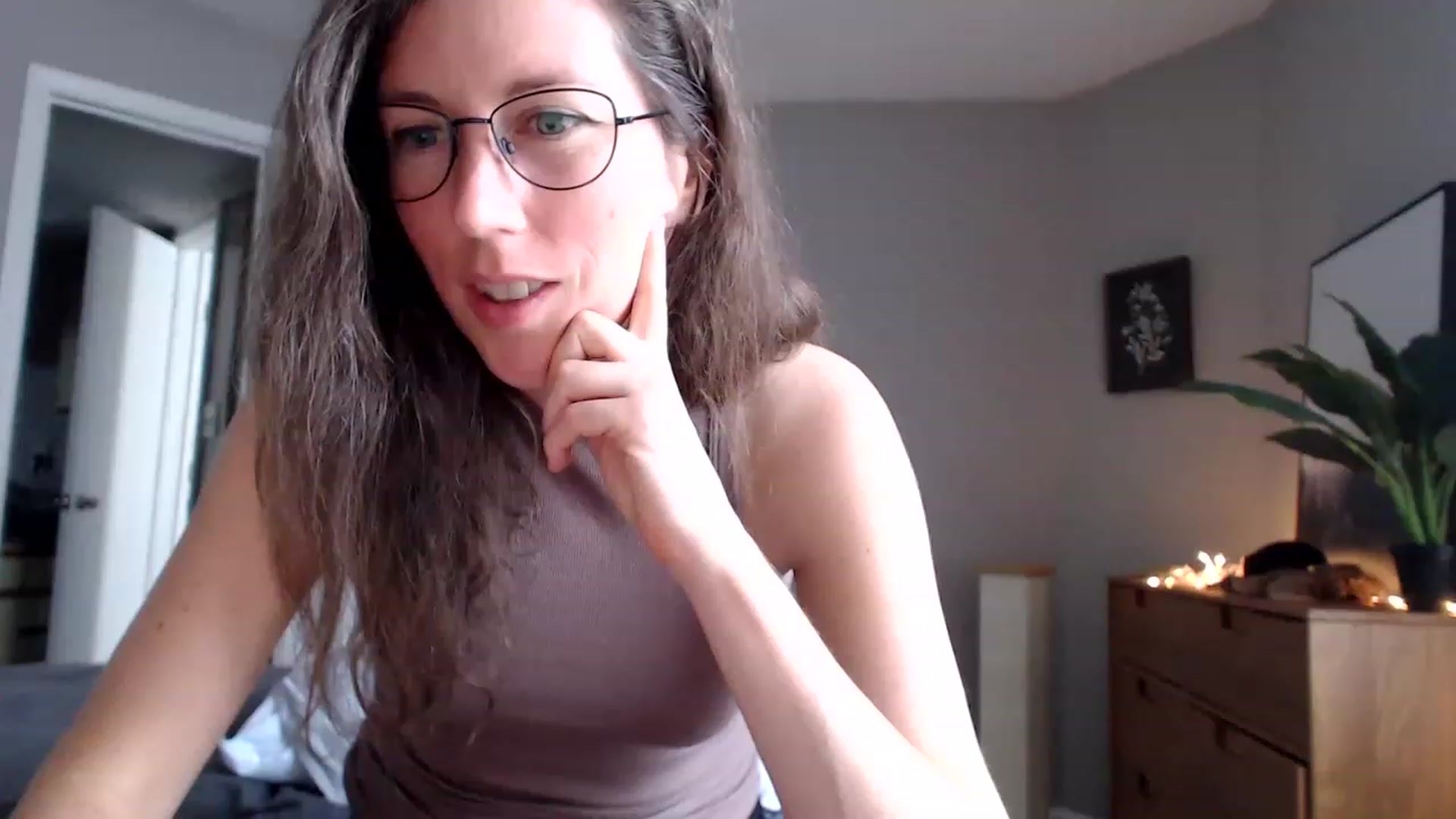 Gallery image thumbnail from Sapphire's myfreecams stream on, 05/22/2023, 20:29 image 18 of 20