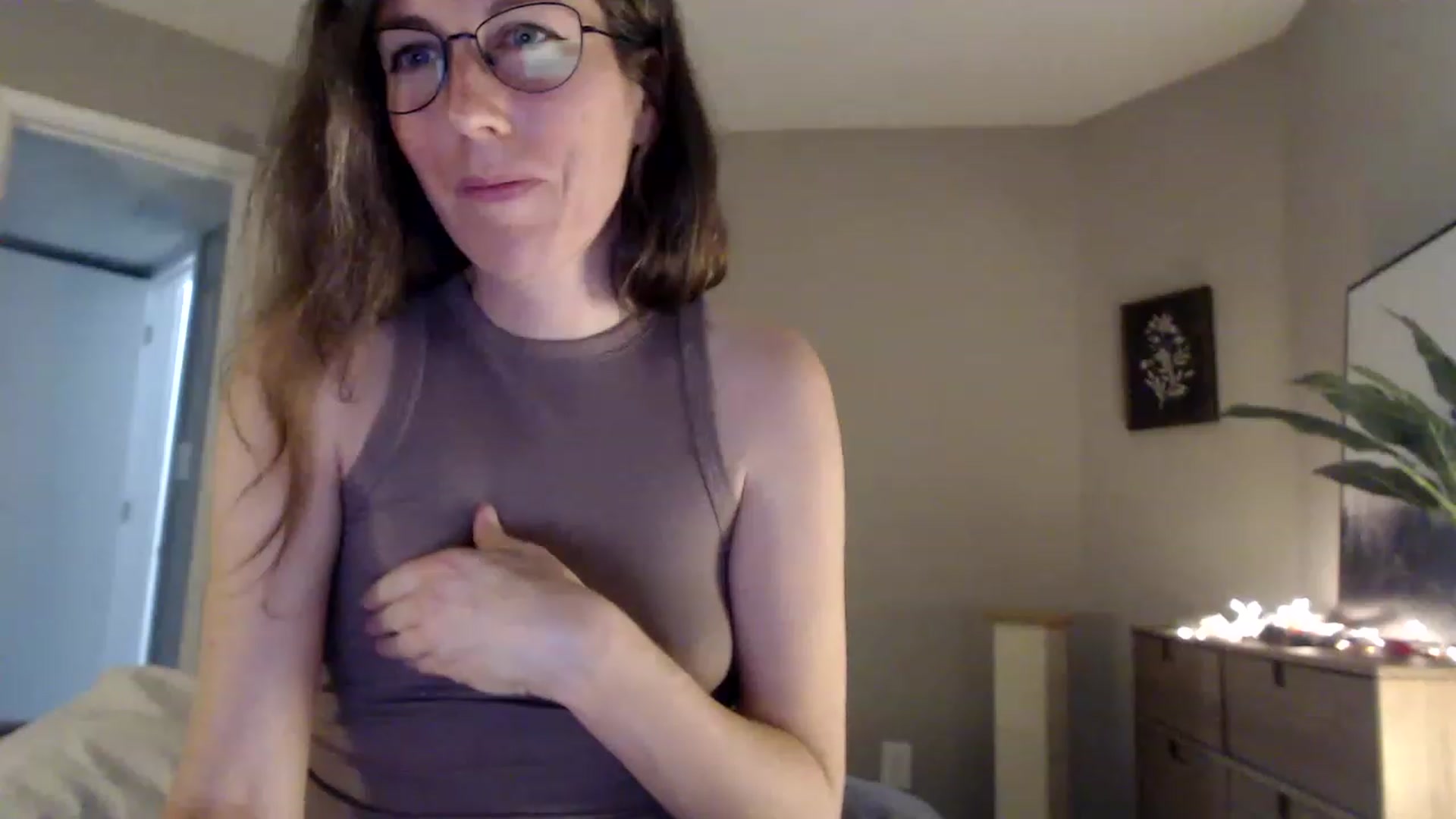 Gallery image thumbnail from Sapphire's myfreecams stream on, 05/23/2023, 01:04 image 18 of 20