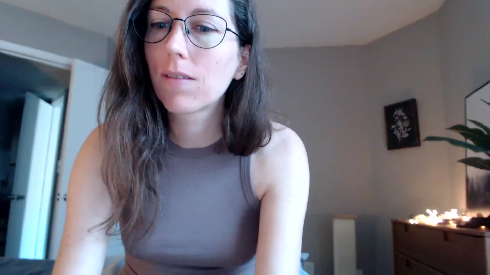 Gallery image thumbnail from Sapphire's myfreecams stream on, 05/25/2023, 14:40 image 3 of 20