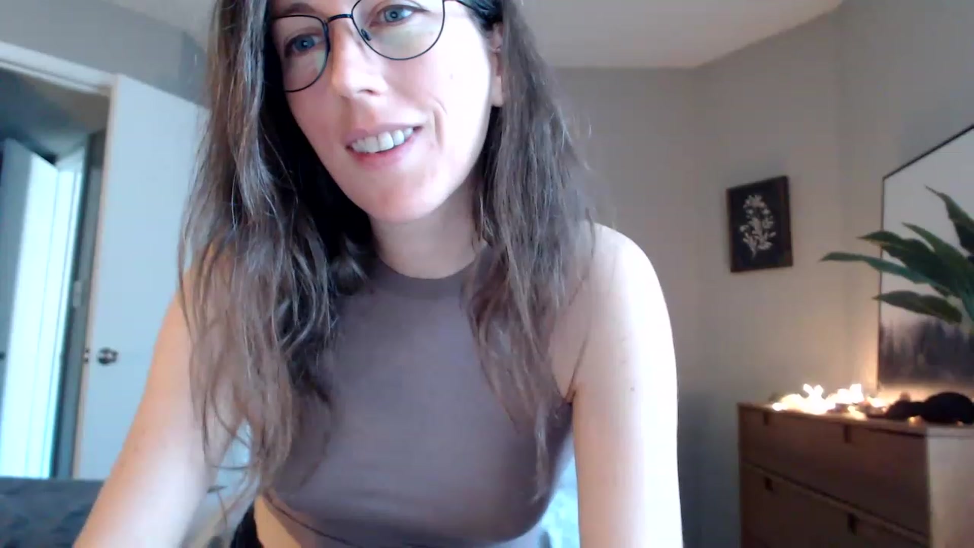 Gallery image thumbnail from Sapphire's myfreecams stream on, 05/25/2023, 14:40 image 11 of 20