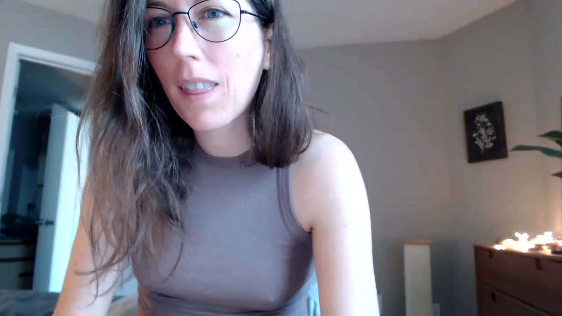 Gallery image thumbnail from Sapphire's myfreecams stream on, 05/25/2023, 14:40 image 5 of 20
