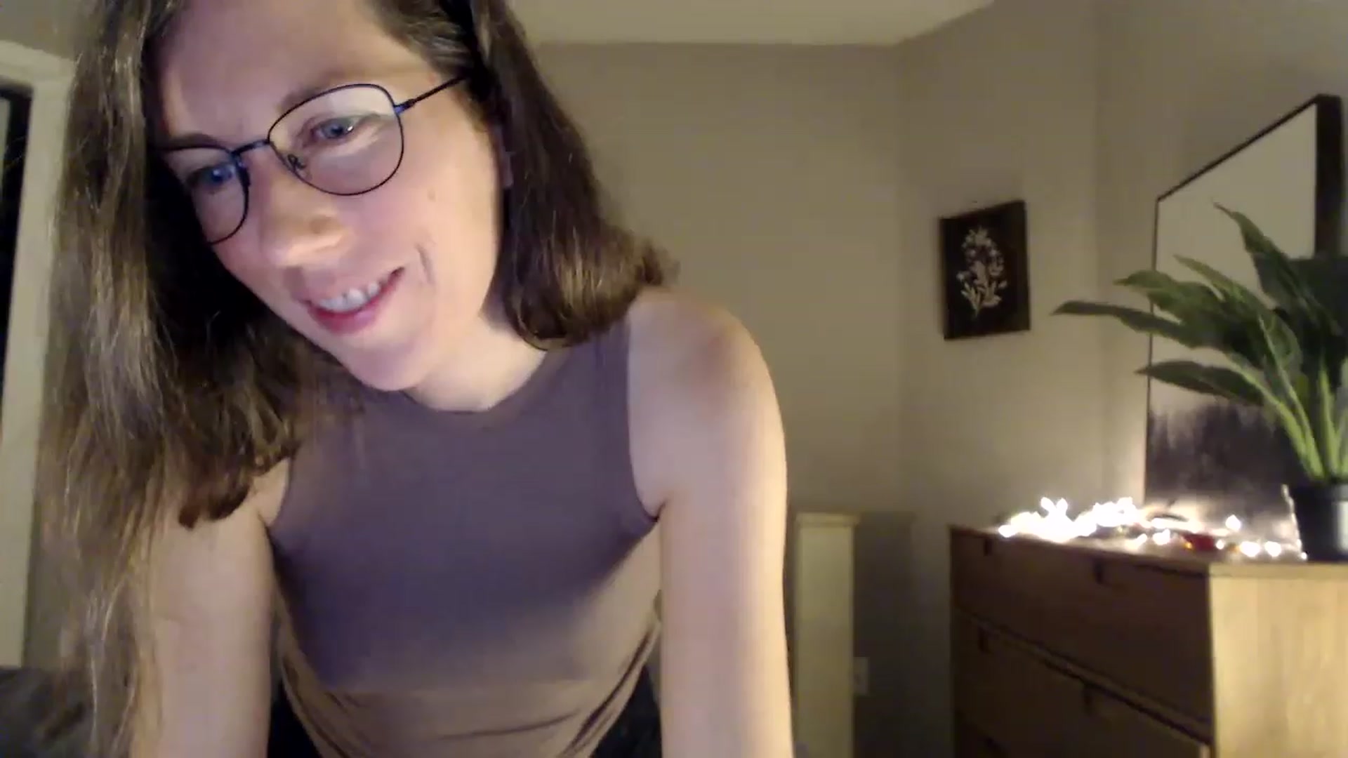 Gallery image thumbnail from Sapphire's myfreecams stream on, 05/26/2023, 01:53 image 2 of 20