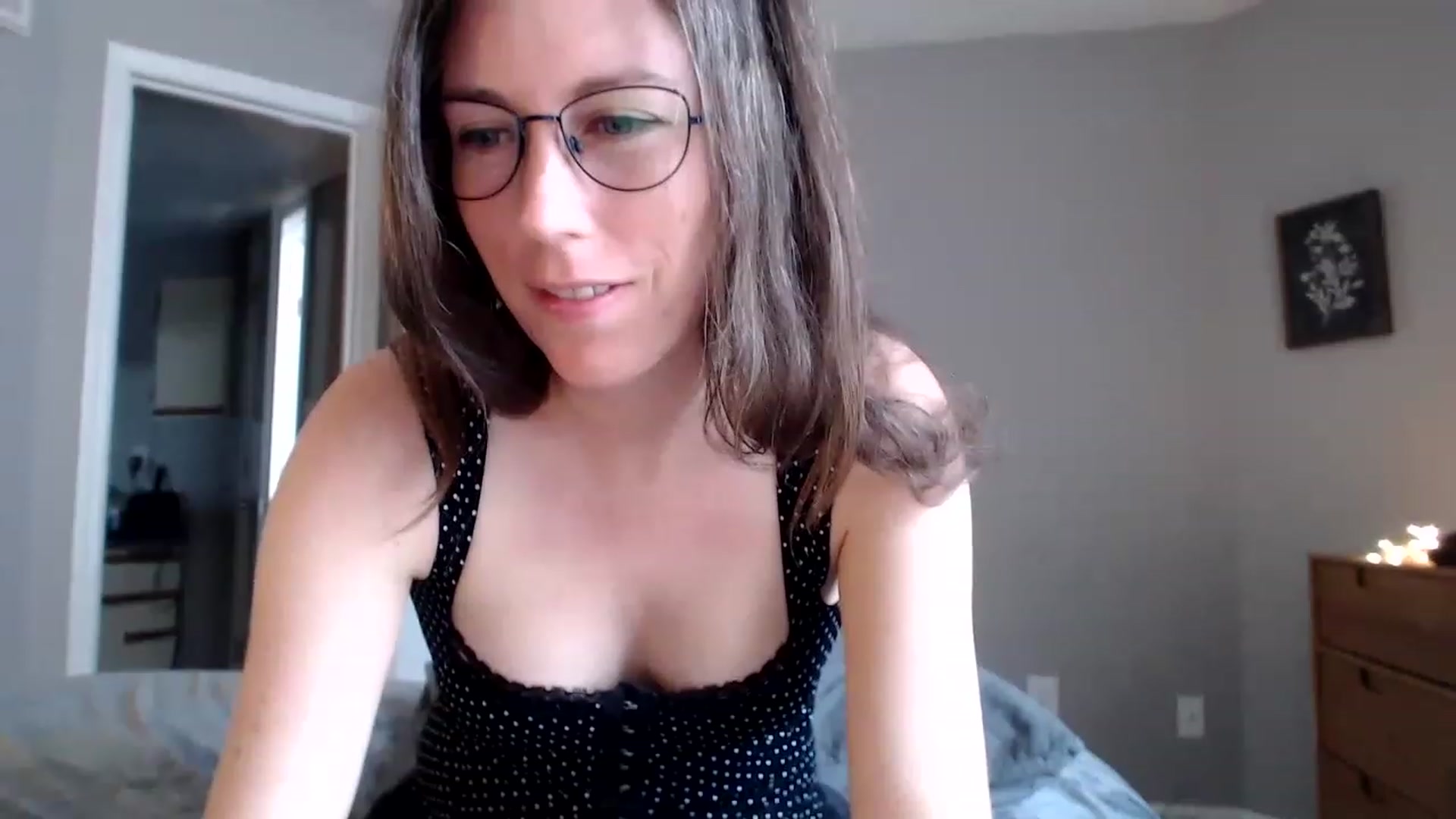 Gallery image thumbnail from Sapphire's myfreecams stream on, 06/10/2023, 21:12 image 7 of 20