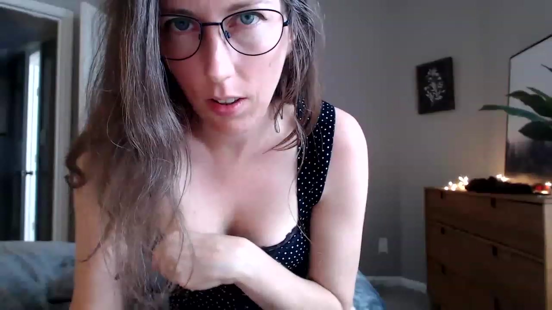 Gallery image thumbnail from Sapphire's myfreecams stream on, 06/10/2023, 21:12 image 19 of 20