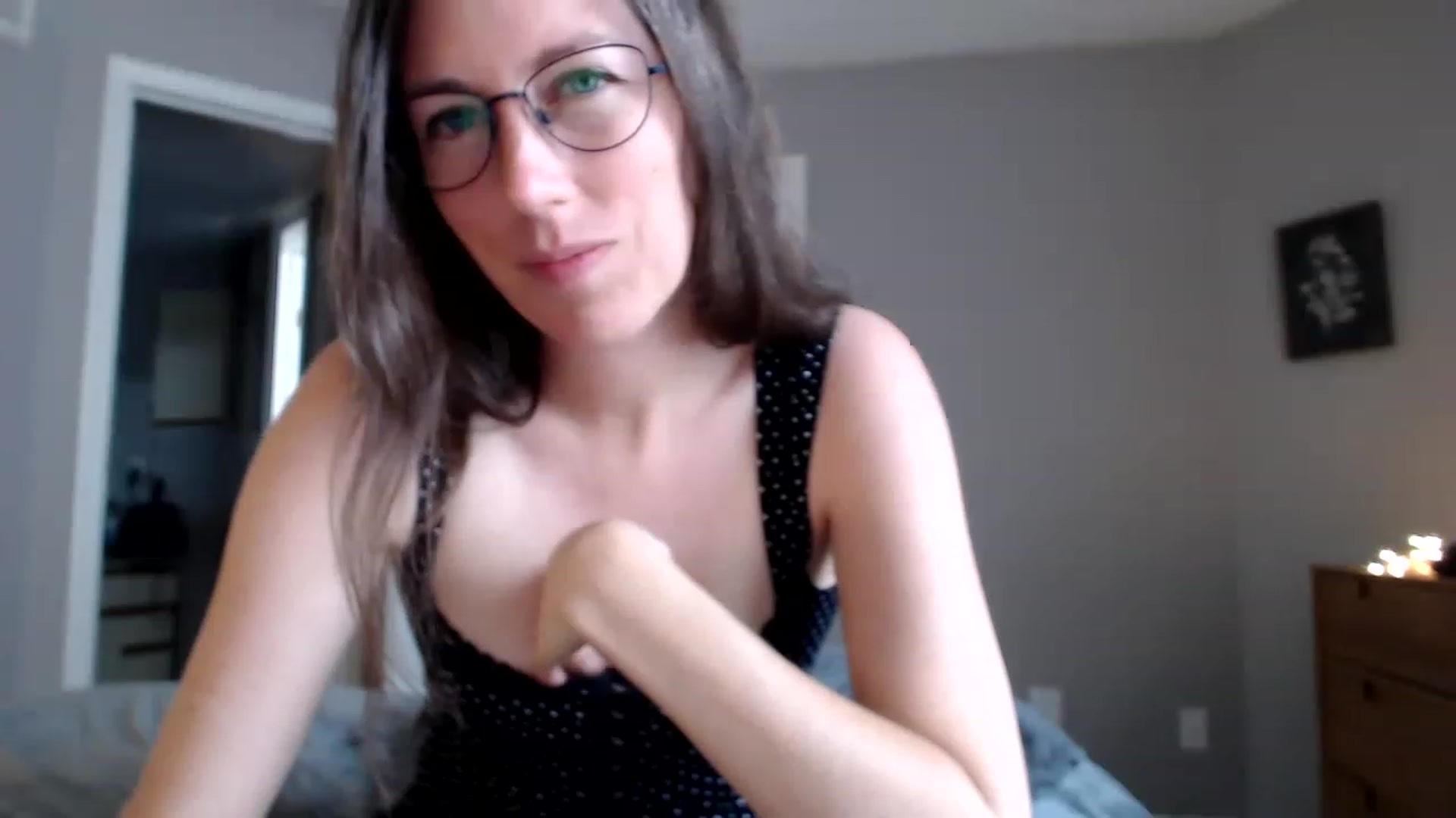 Gallery image thumbnail from Sapphire's myfreecams stream on, 06/10/2023, 21:12 image 10 of 20