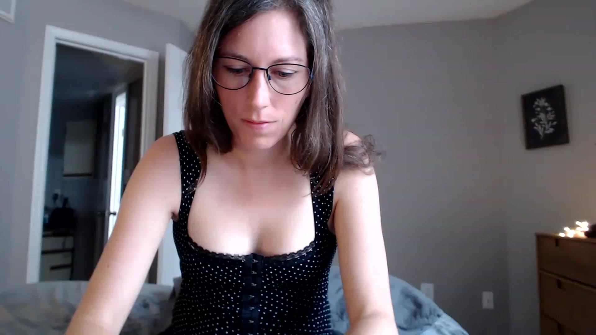 Gallery image thumbnail from Sapphire's myfreecams stream on, 06/10/2023, 21:12 image 6 of 20