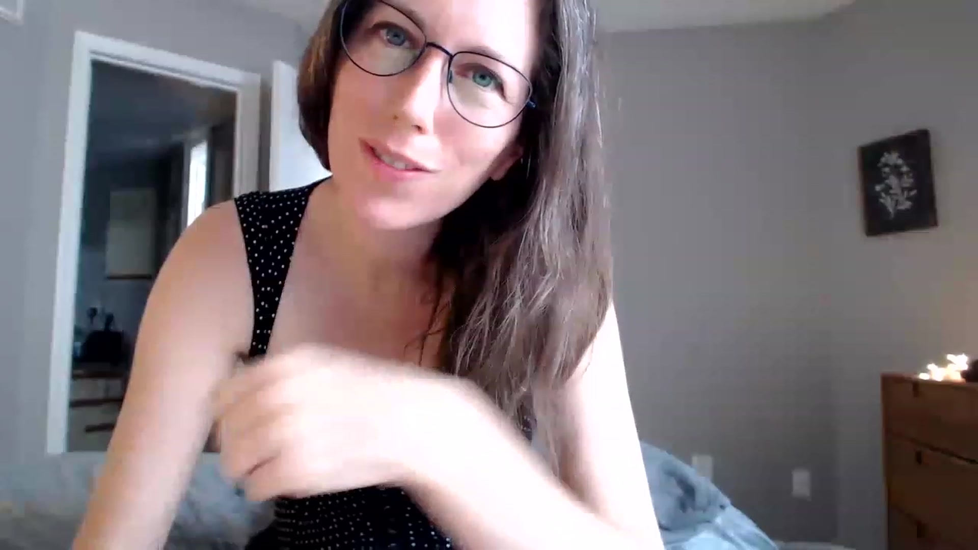 Gallery image thumbnail from Sapphire's myfreecams stream on, 06/10/2023, 21:12 image 3 of 20