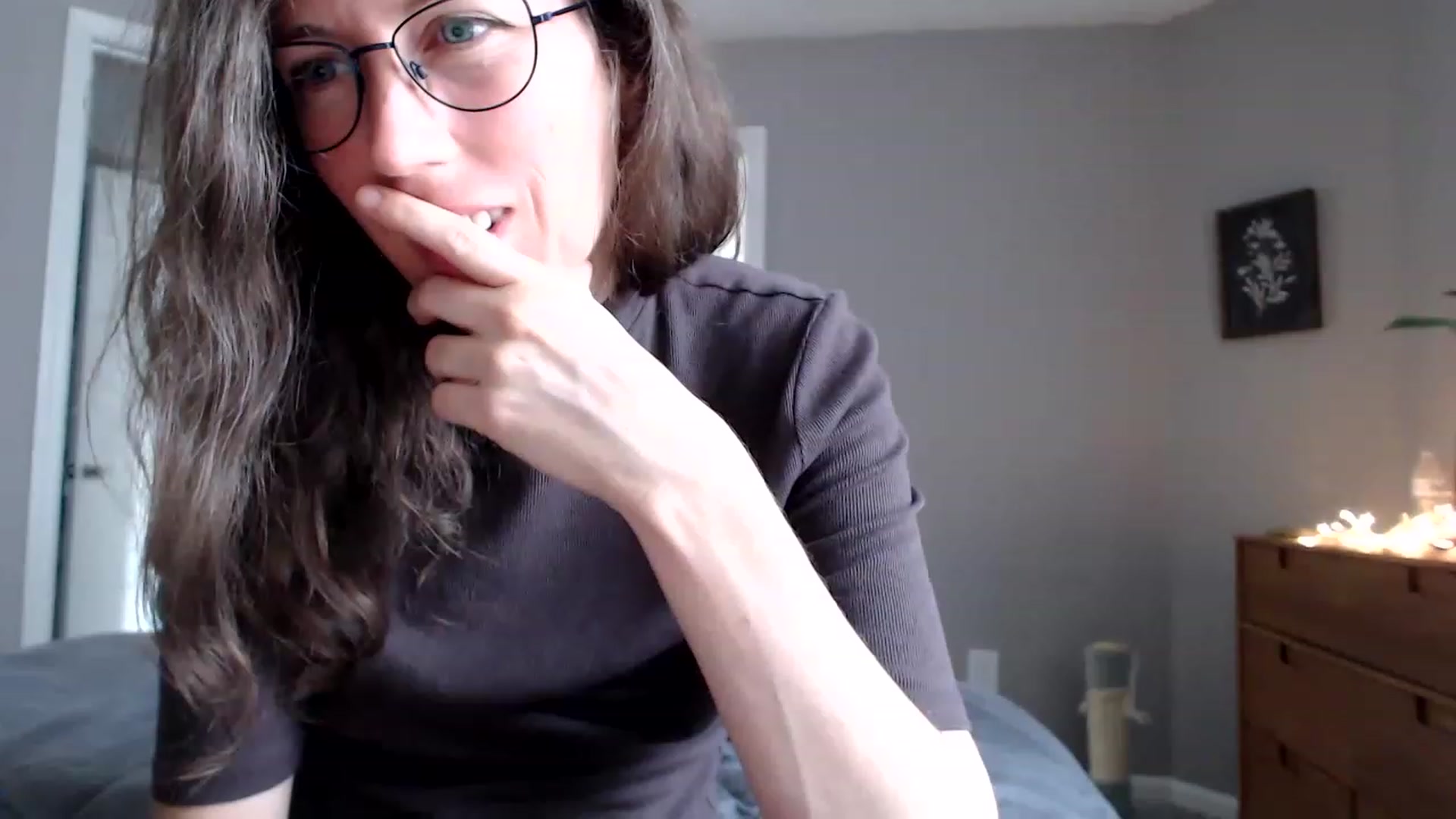 Gallery image thumbnail from Sapphire's myfreecams stream on, 06/24/2023, 21:04 image 5 of 20